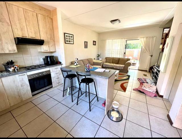 3 BEDROOM TOWNHOUSE FOR SALE IN SUGAR BUSH ESTATE